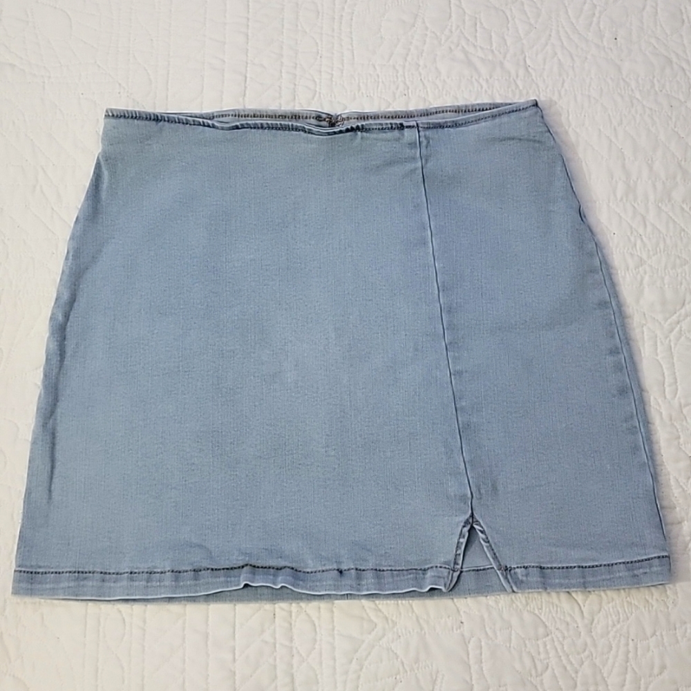 Wild Fable Juniors Light Blue Stretchy Jean Mini Skirt Size 12